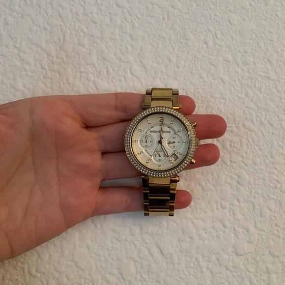 Michael Kors Gold Watch - Picture 2 of 4